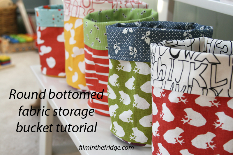 12 Creative DIY Fabric Storage Bins featured by top US craft blog, Flamingo Toes: round bottom fabric bucket